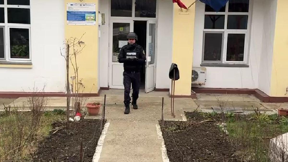 elev clasa 8 a venit cu obuz la scoala galati autoritati intervin la fata locului