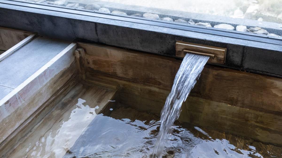 statiune bai termale izvoare inchise herculane