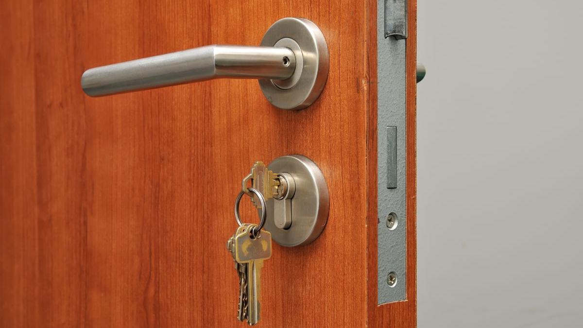 familie sase copii mutat apartament femeie bucuresti