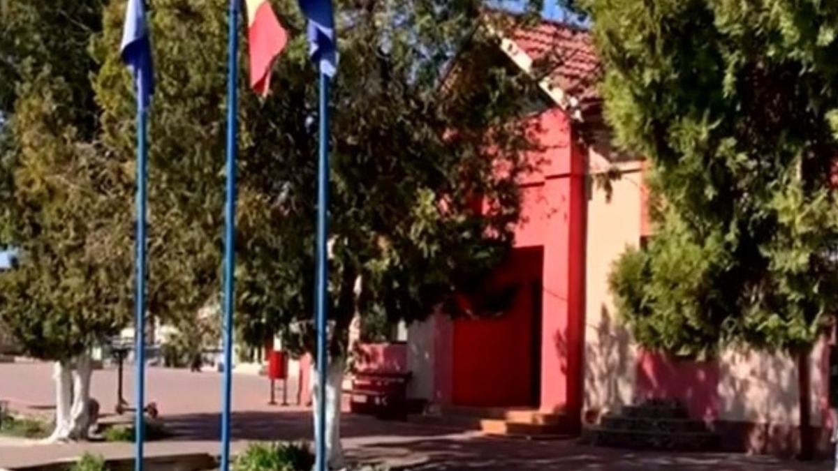 un unchi si nepotul se lupta pentru primaria de la deveselu