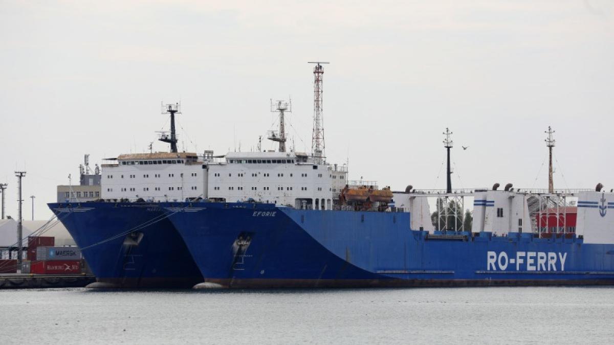 toate porturile de la marea neagra inchise din cauza vantului