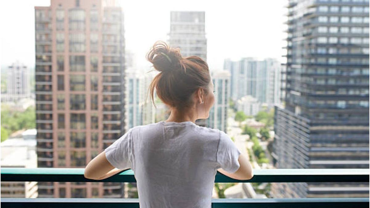 schema femeie inselat inchiriere apartamente victime fara bani fara locuinta