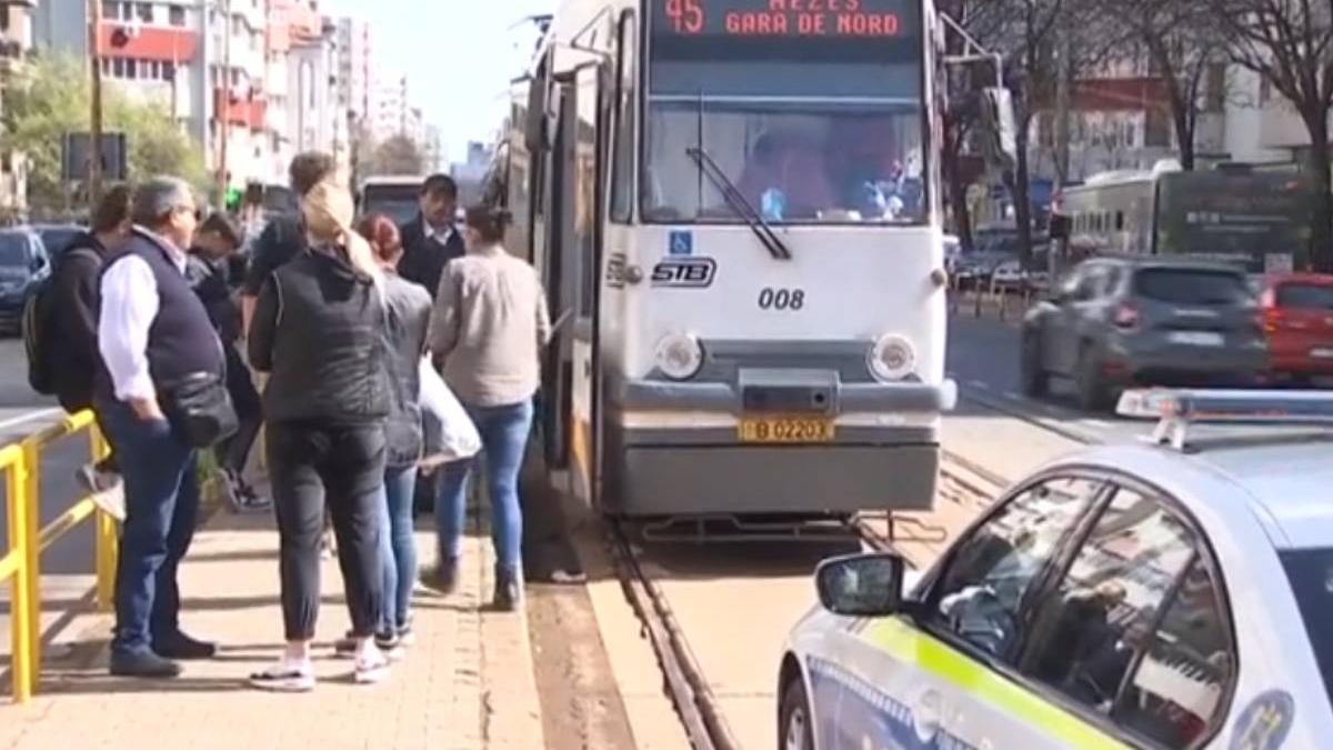 femeie lovita de tramvai in bucuresti circulatie oprita ion mihalache