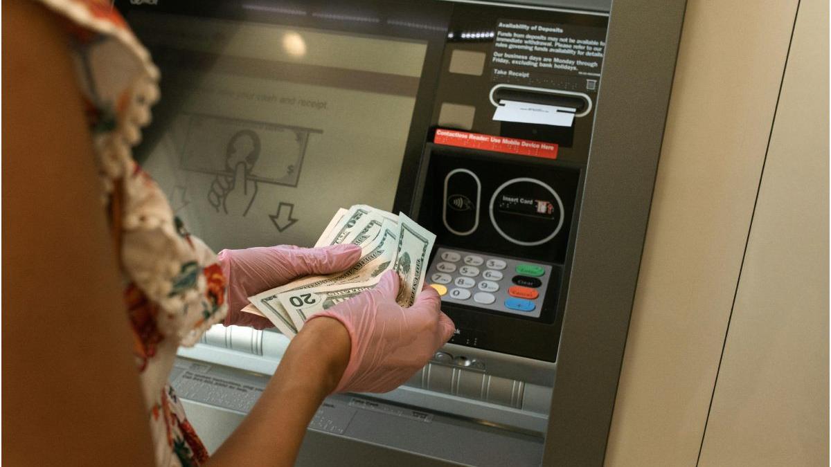 romani furt calificat sua ancheta fbi