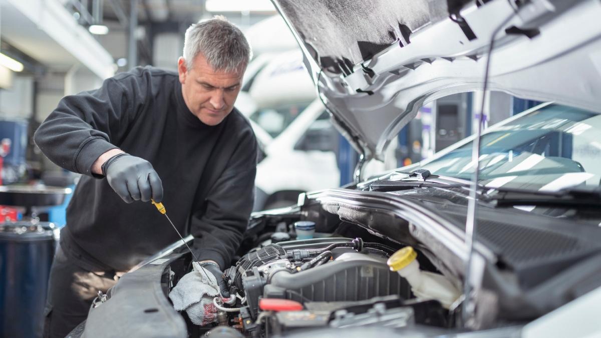 brand cunoscut bmw rechemare masini service defectiuni incendiu bord