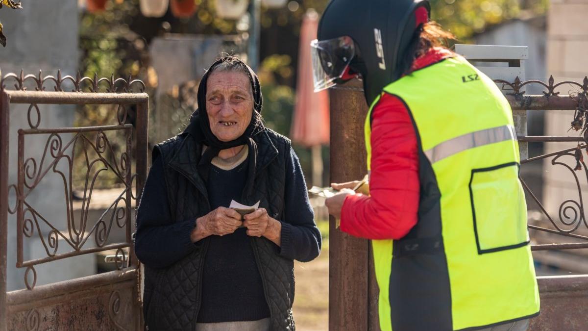 data pensii alocatii aprilie protest posta romana
