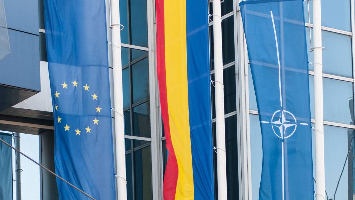 20 ani romania nato alianta nord atlantica