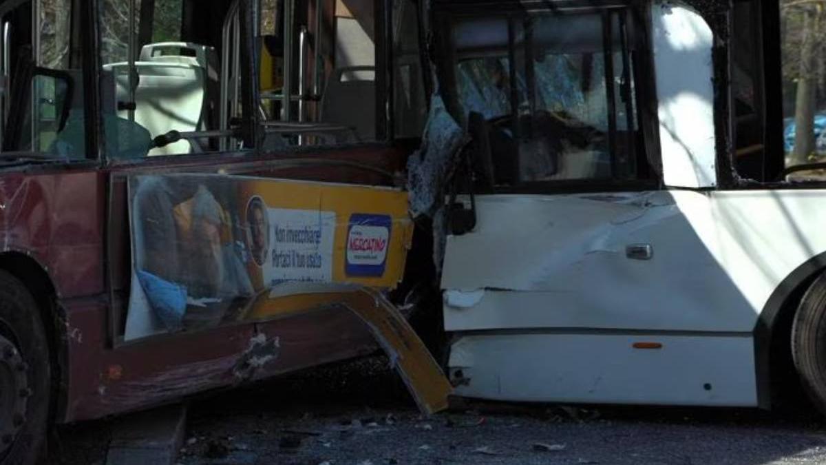accident doua autobuze roma 18 persoane ranite patru stare grave
