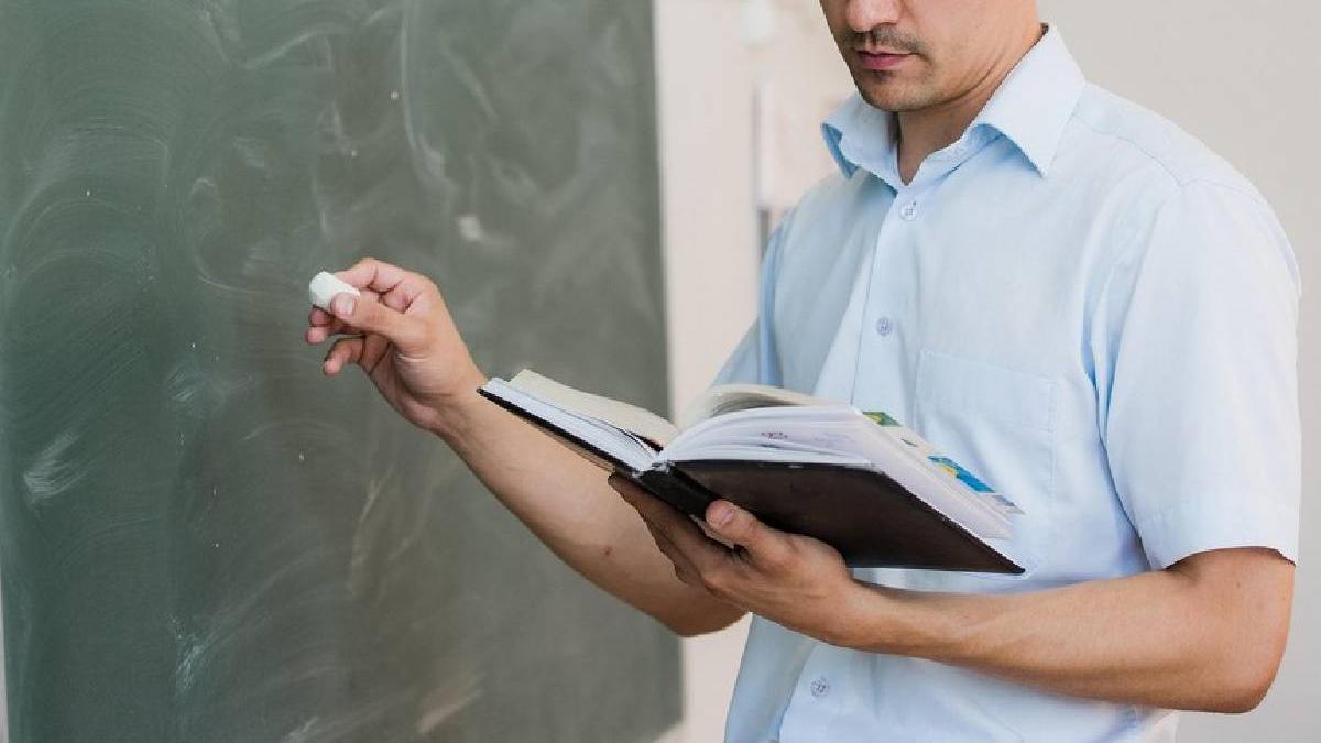 profesor vaslui sunat 112 mintit batut colegi sanctiune politisti