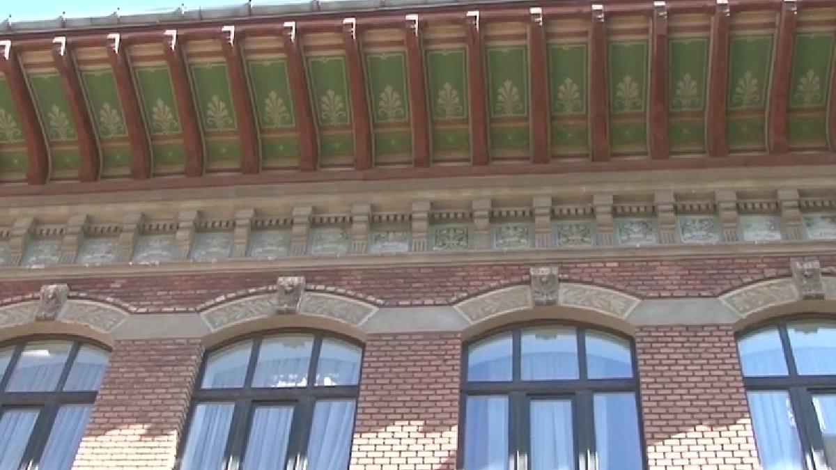 scoala din iasi data in judecata de parintii unui elev nota 1 la muzica