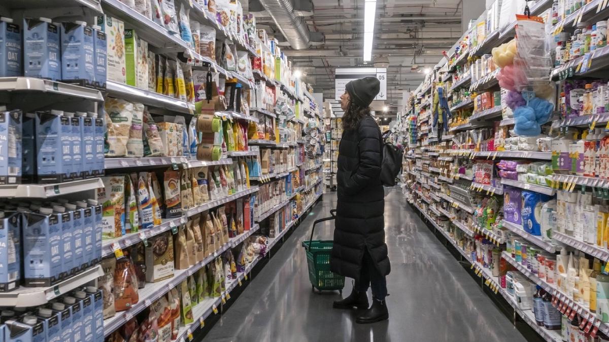 strategie magazine preturi romani cheltuieli