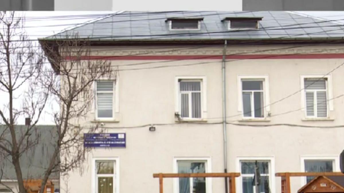 copil autism atacat colegi scoala