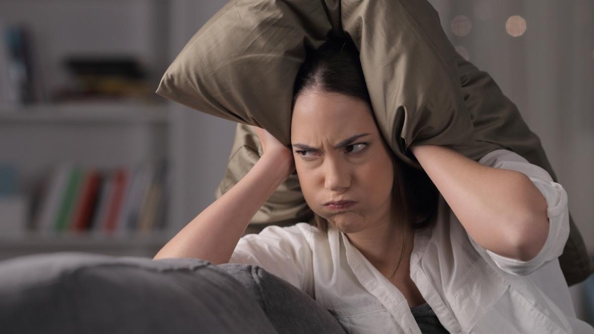 femeie apel autoritati cearta vecini zgomot curte bloc cluj