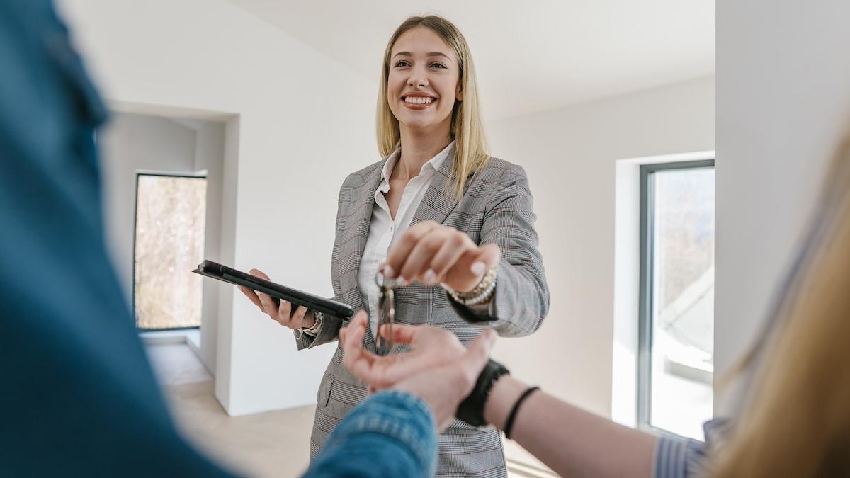 la ce trebuie sa fim atenti cand cumparam apartament ionut negoita