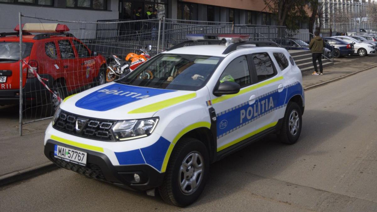 copil agresat umilit colegi bacau bagat cusca