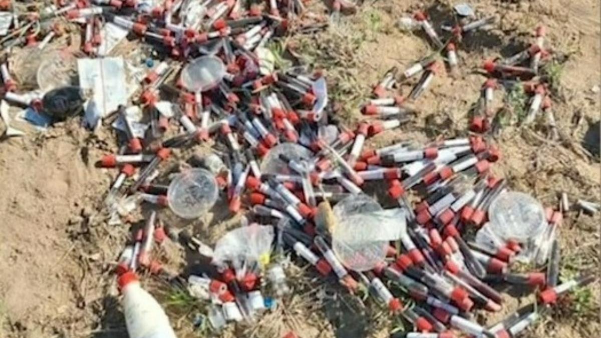 focar de infectie descoperit de garda de mediu eprubete medicale gasite pe un camp din dolj