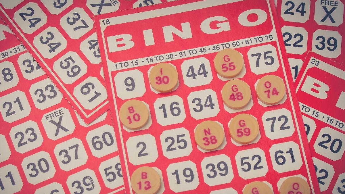 scandal scoala bucuresti taxe inscriere premii jocuri noroc interzise minorilor