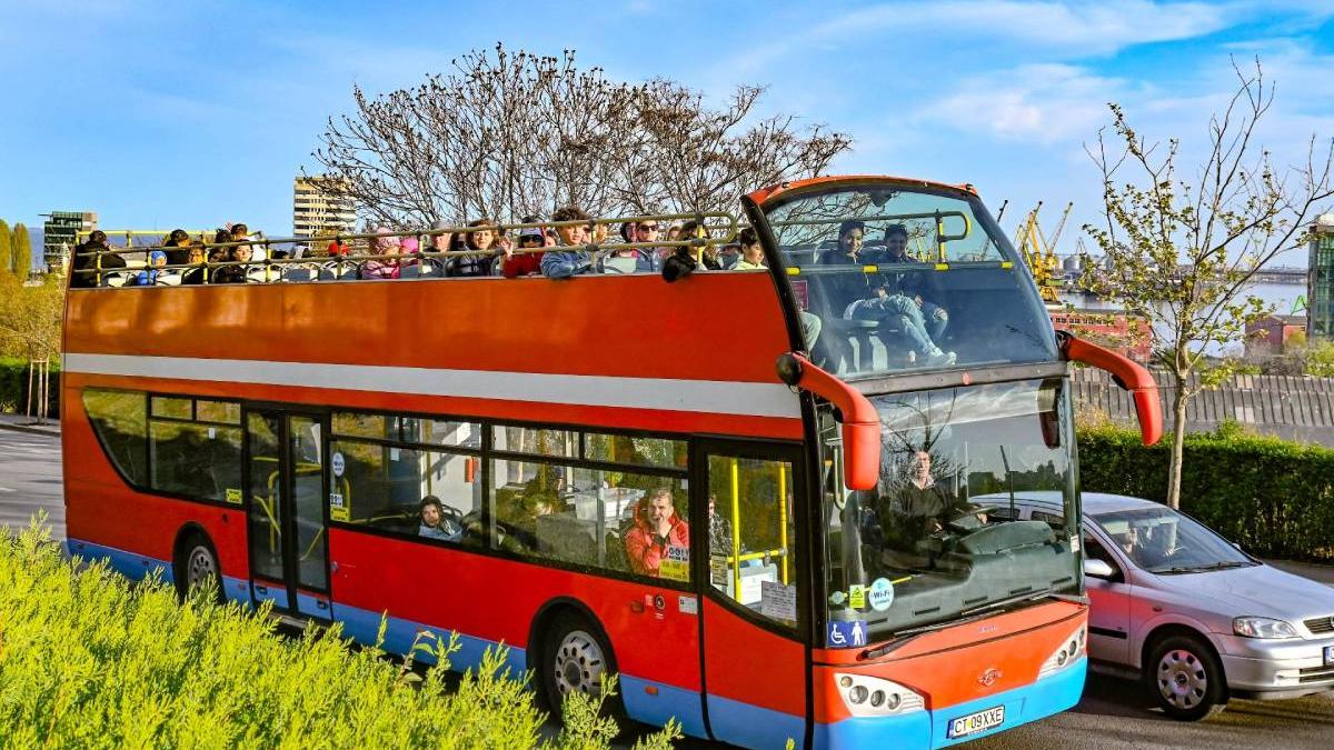 turisti locuitori constanta autobuze minivacanta paste 1 mai