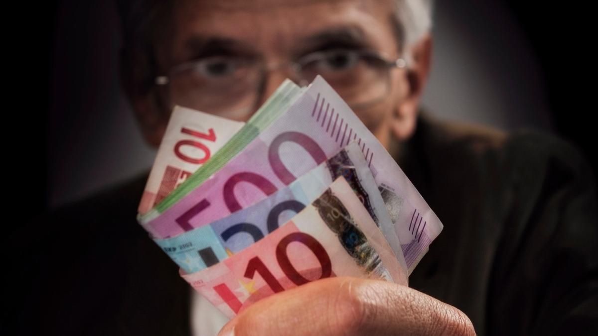 romani inselati zeci mii euro comandat germania