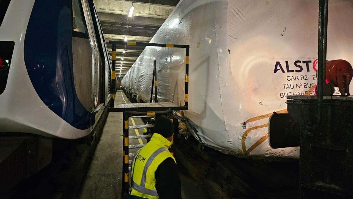 metrou metropolis ajuns depou berceni bucuresti imagini garnitura