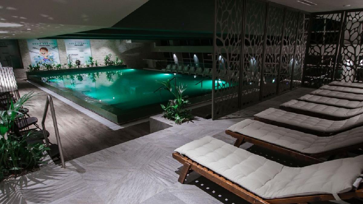 ape termale si distractie la baile herculane