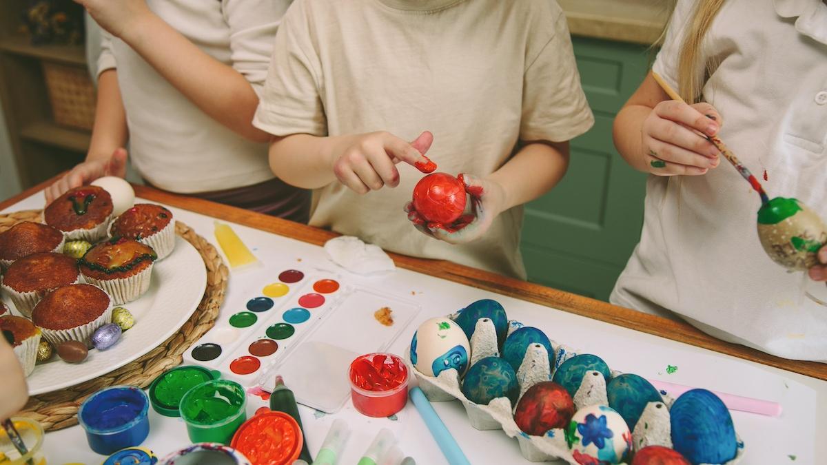 vopsea oua paste paul anghel anpc