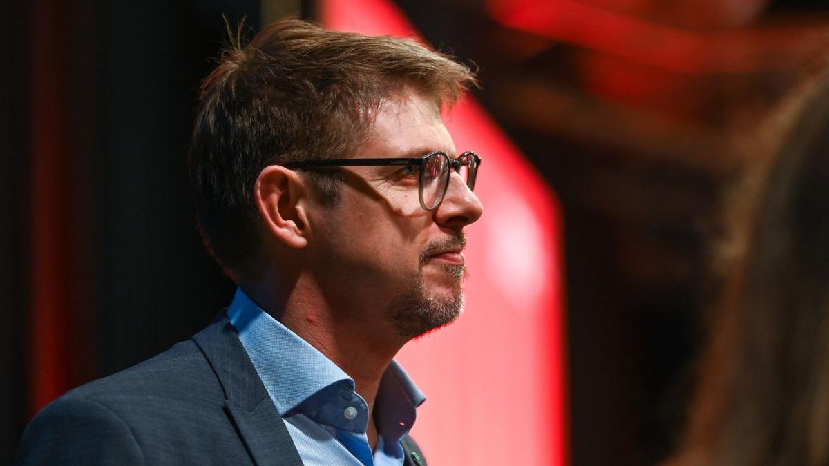 politician spd germania batut strada afise campanie matthias ecke spital