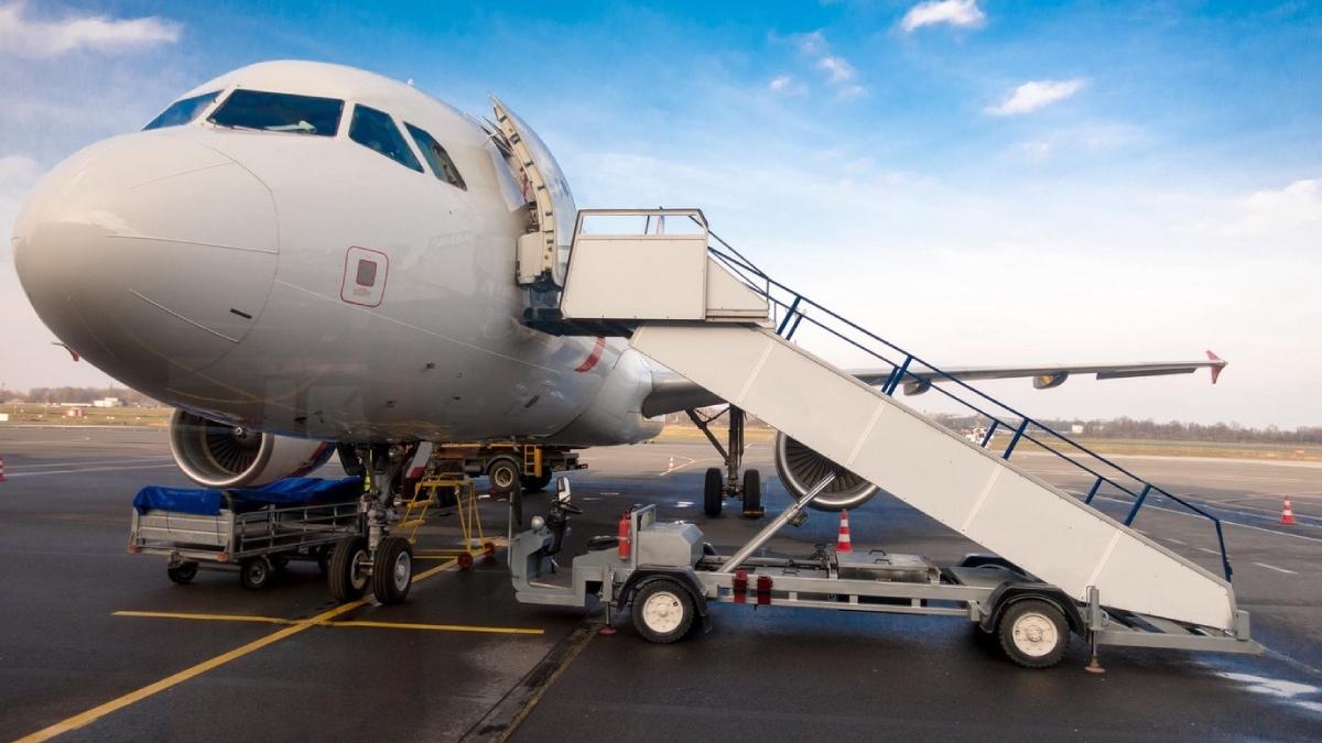 bilete avion puse vanzare noi curse aeroportul brasov pret zbor destinatii europa