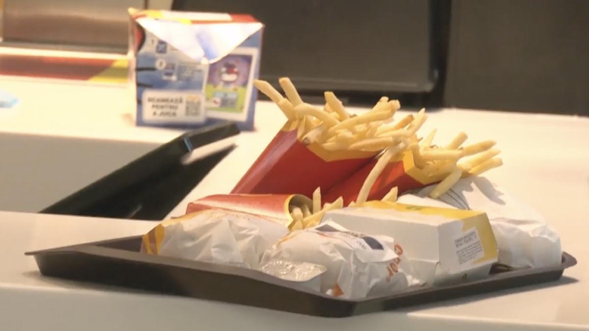 romani coada fast food pret meniu