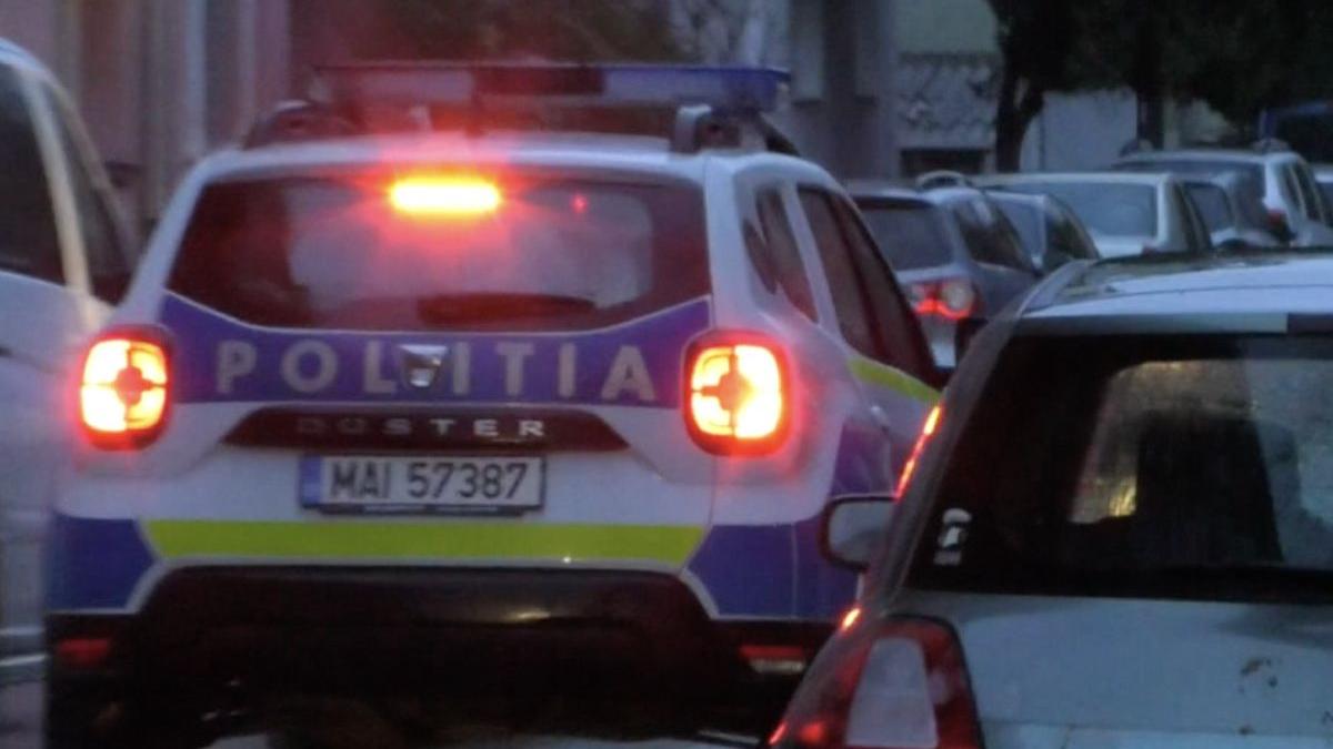 tanar gasit mort masina strada pitesti