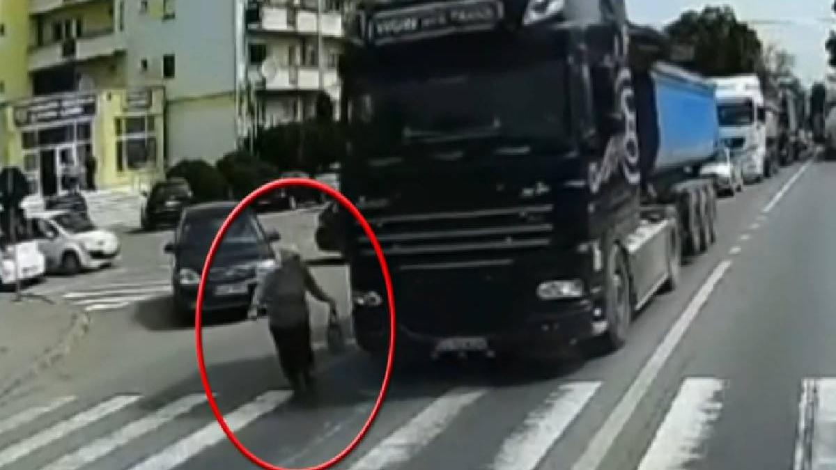 femeie iasi scapa prin minune trece graba fata tir