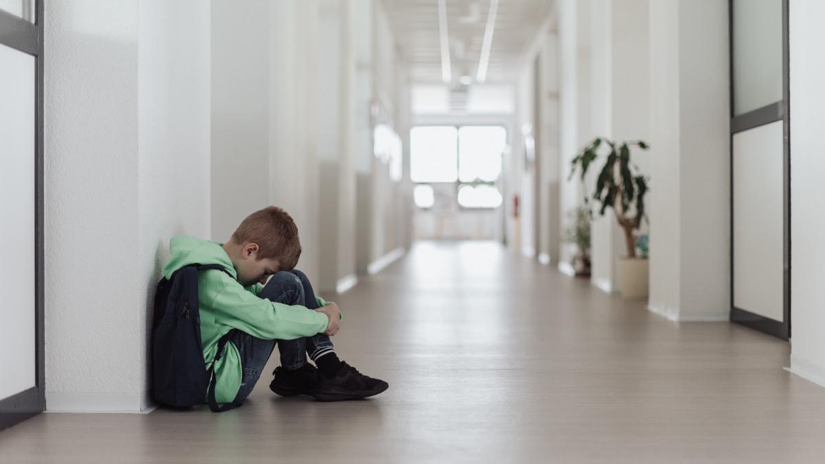 elev sapte ani brasov terorizeaza colegii parintii nu lasa copii scoala