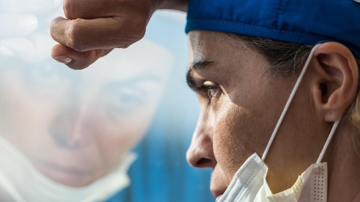 presedintele colegiului medicilor din romania rata de burnout medici romania