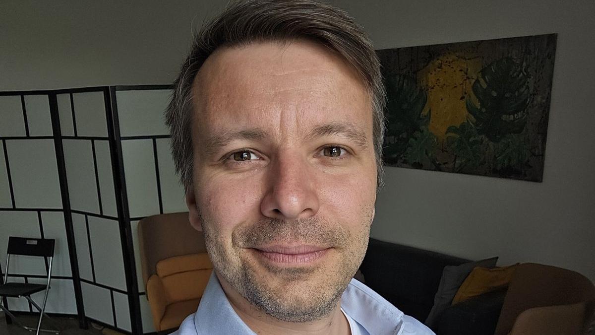 marcel kolaja europarlamentar student roman examen universitate paris online