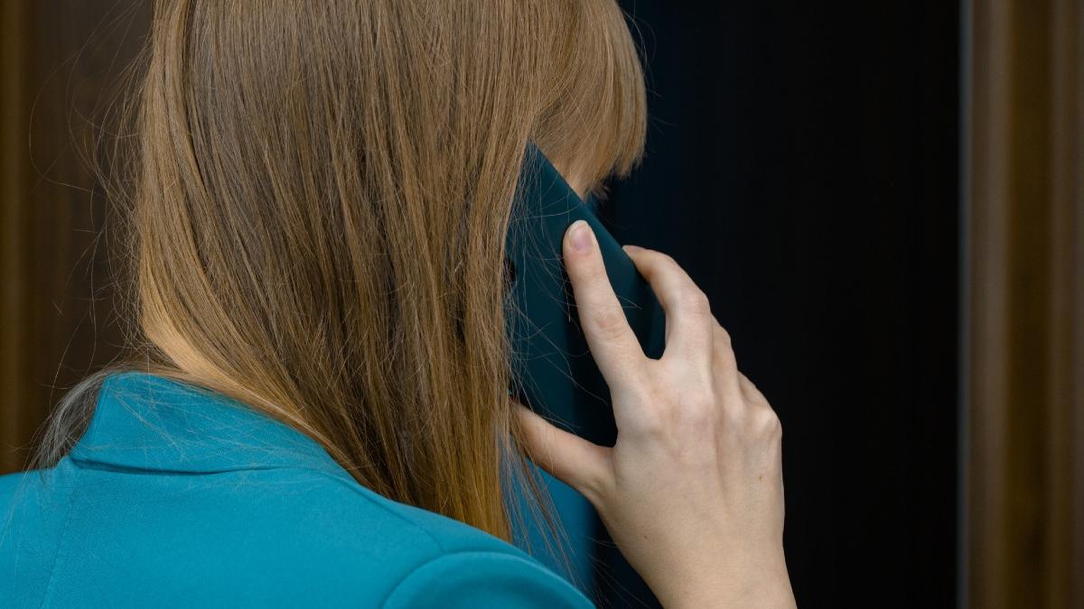 metoda inselatorie atac spoofig telefon furt bani conturi bancare