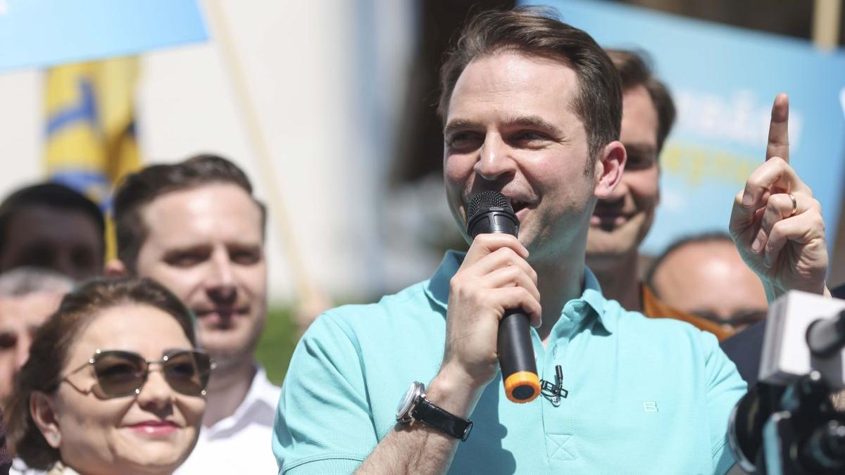 sebastian burduja contesta contract mentenanta arena nationala