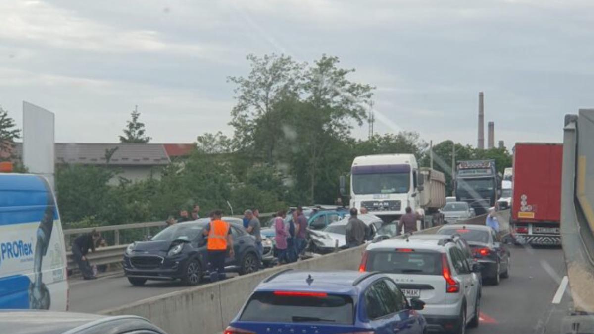 accident 6 masini 1 tir dn1 barcanesti trafic blocat spre bucuresti