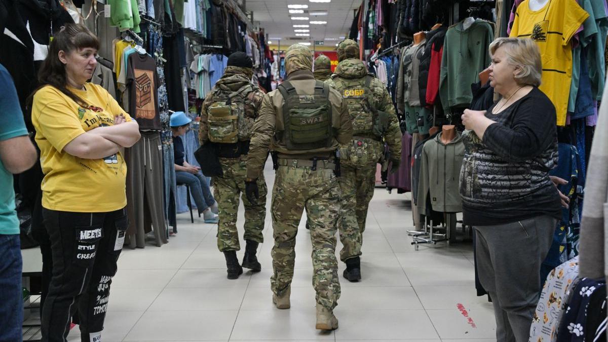 pedeapsa rus racolat ucraina incendieze centre militare