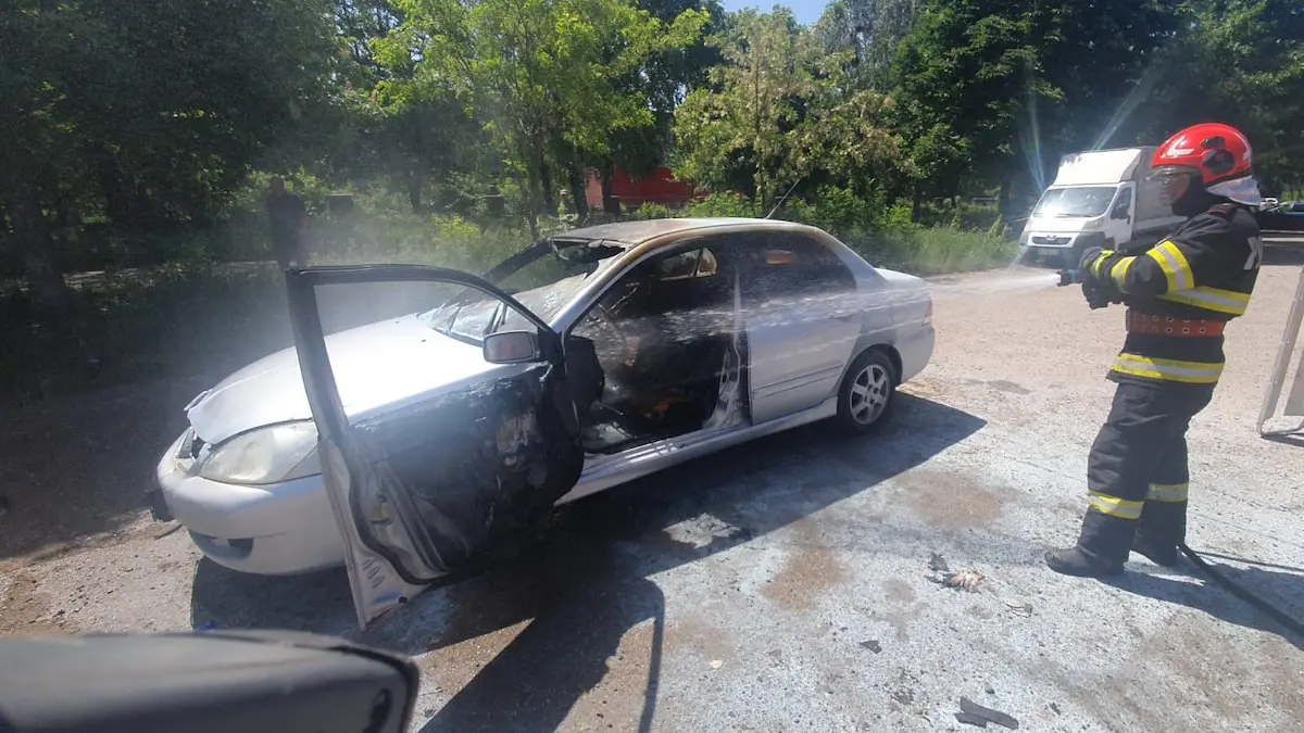 explozie parcare suceava barbat mort carbonizat masina