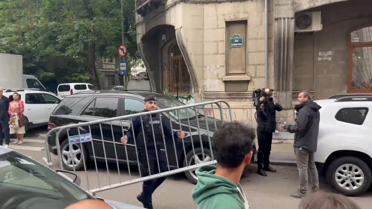 jandarmii garduri dna florian coldea