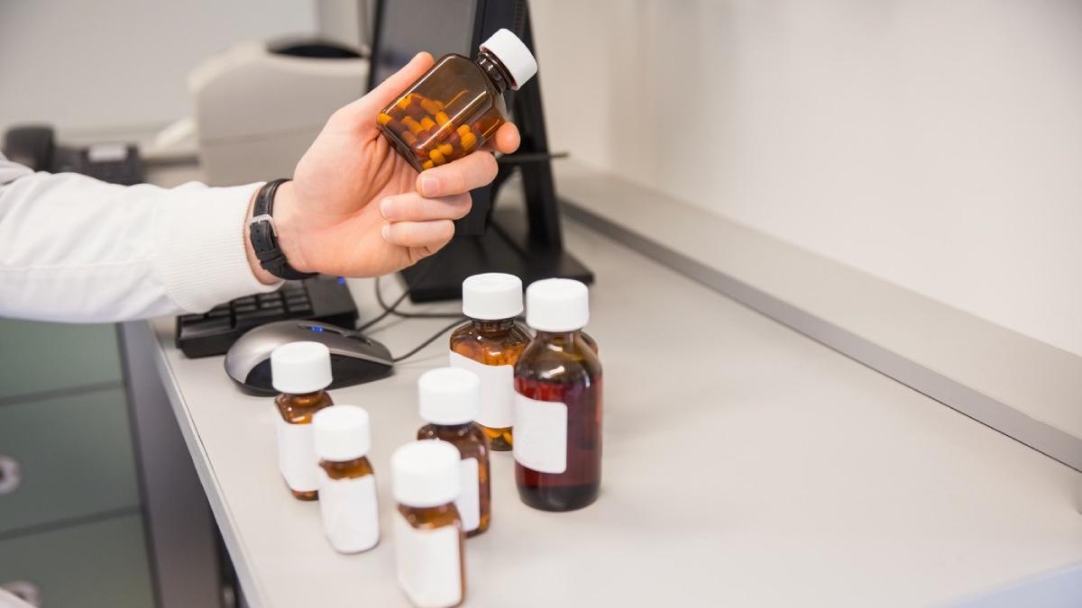 comisia europeaca cere supendare autorizatie medicamente 40 in romania