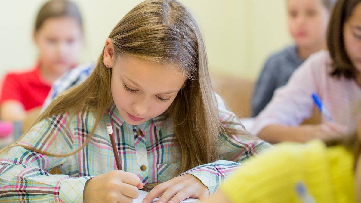 elevi profesori zi libera ziua invatatorului 2024