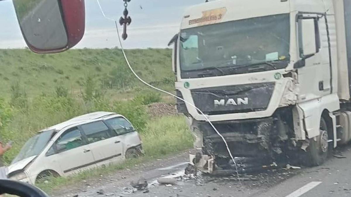 accident 4 morti dn1 bihor masina tir circulatia blocata