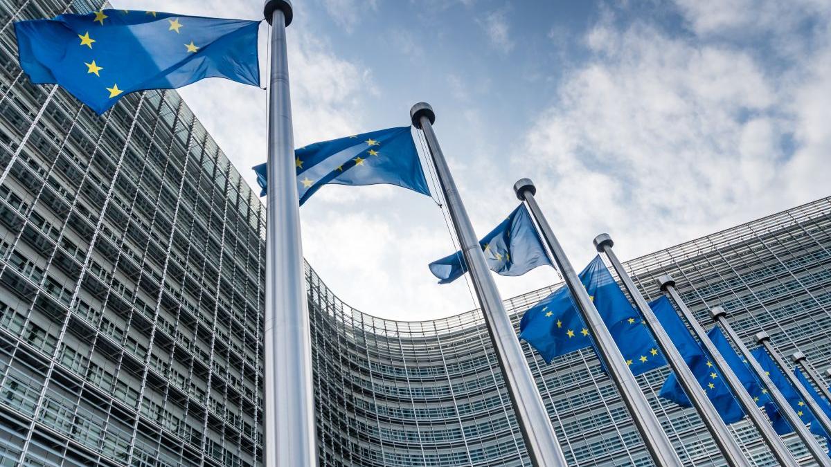 ue reguli imbunatatire drepturi lucratori conditii munca