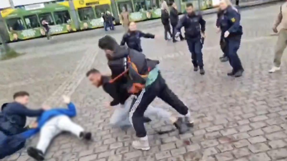 atac terorist germania barbat injunghiat oameni politist