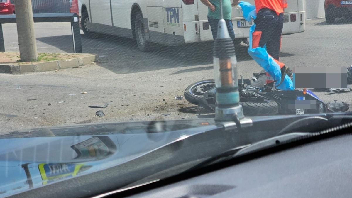 accident rutier piatra neamt tanar motociclist impact sofer de autobuz