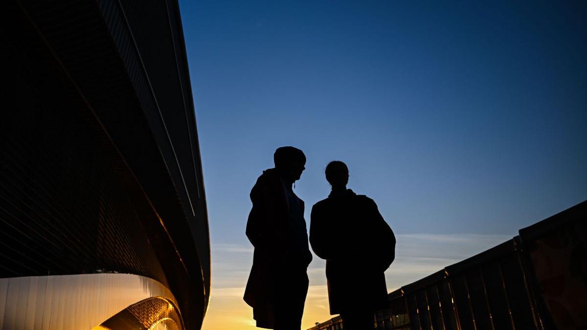 sie recrutari cauta agenti operativi limbi straine de interes sefi spioni romania