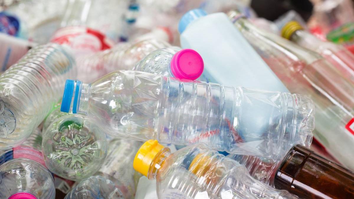 Ce trebuie să ştie românii care reciclează sticle. Decizia a fost luată de Guvern Ce trebuie să ştie românii care reciclează sticle. Decizia a fost luată de Guvern