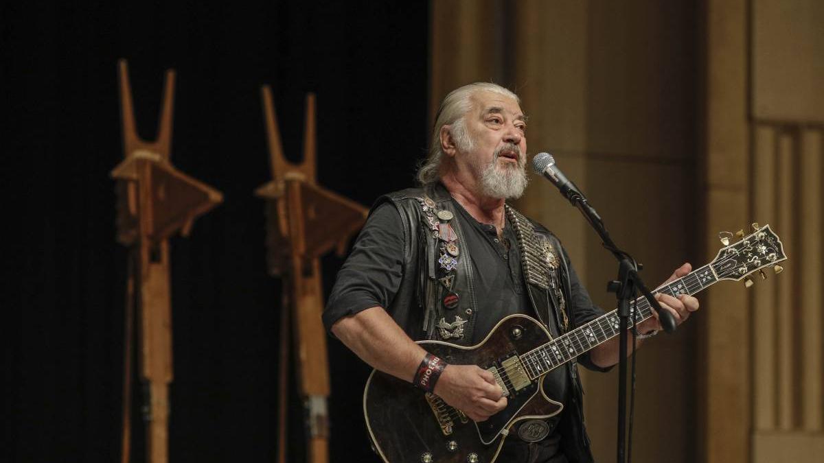 nicu covaci a fost internat din nou in spital mesajul trupei phoenix