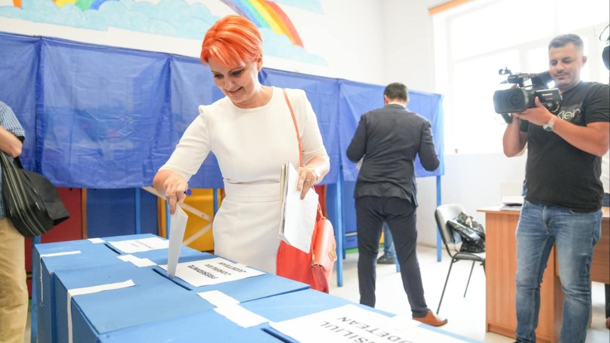 lia olguta vasilescu anunta ca a castigat din nou primaria craiova cu peste 65 din voturi